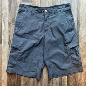 Men’s Mountain Hardware size 30 tec shorts